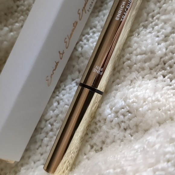 ICONIC London Enrich & Elevate Eyeliner in Black, 0.8ml/0.026fl oz - Picture 7 of 10